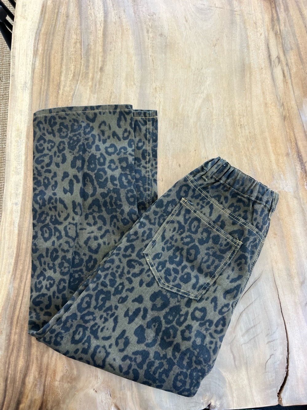 Boutique Leopard pants - Picture 6 of 6